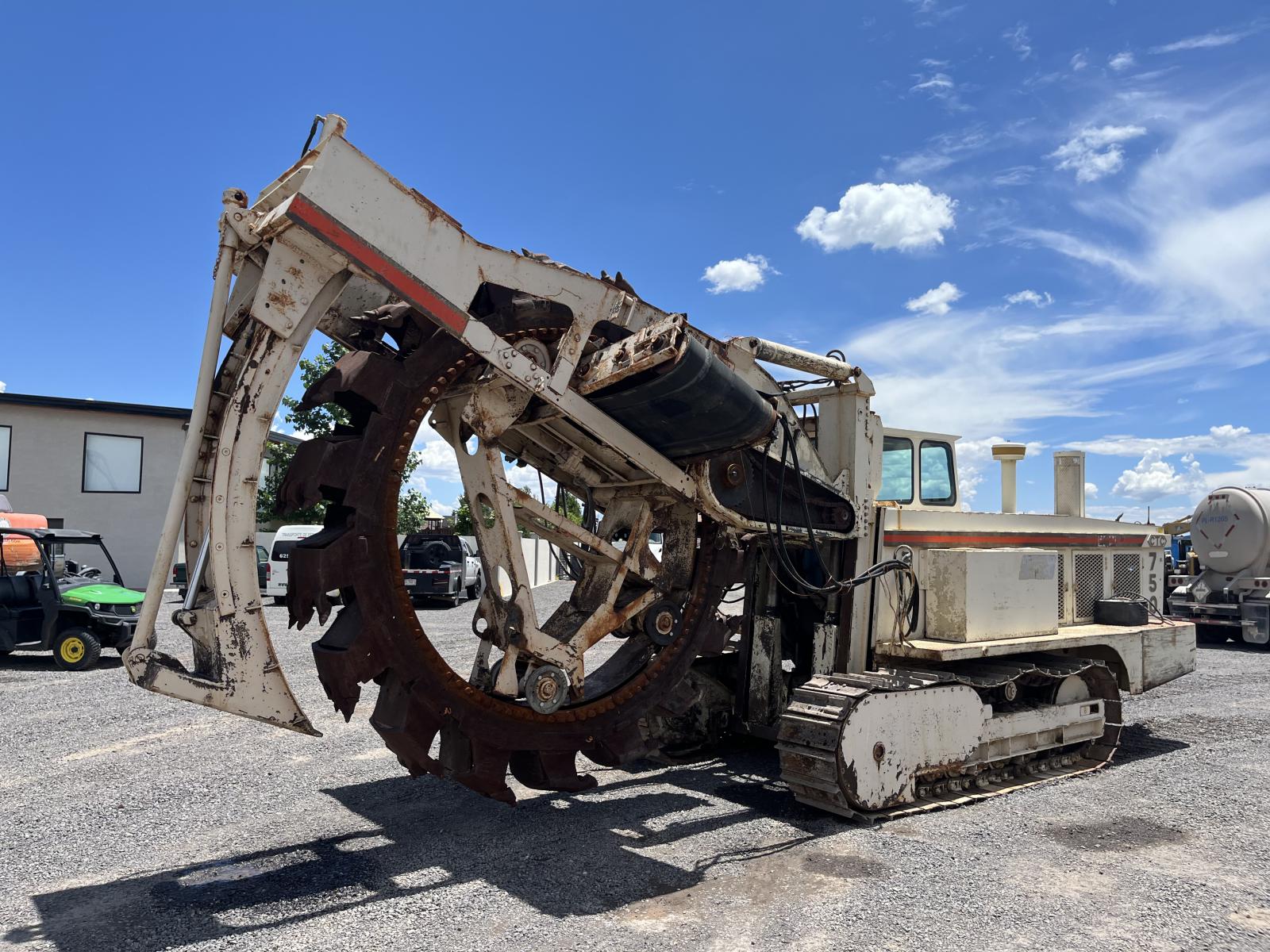 ./imagenes/INVOICE/2019/15976/CAPITOL TRENCHER CTC750 (4).JPG